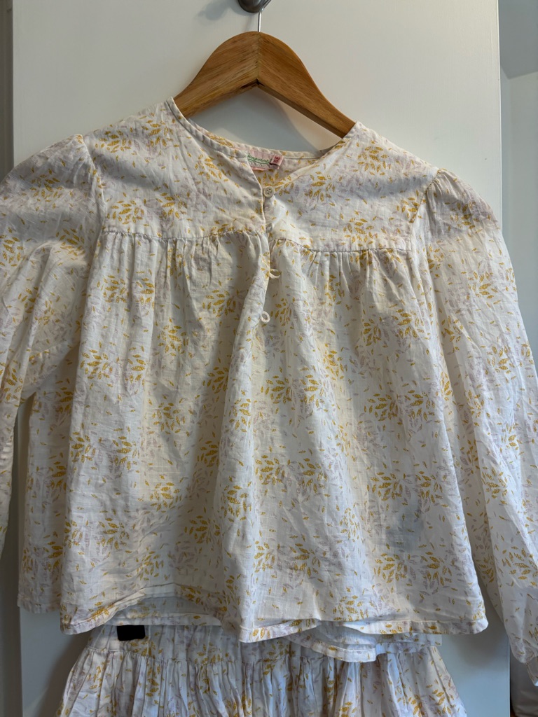 Bonpoint Girls Size 10a White Cotton Blouse With Yellow And Purple Floral Motif